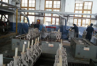 Production equipment of casting pipe clamp