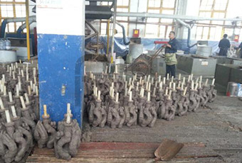 Production equipment of casting pipe clamp