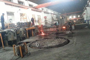 Production equipment of casting pipe clamp