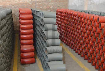 Concrete pump pipe cleaning method